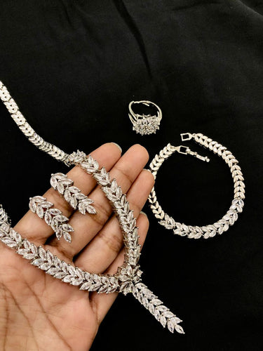 Leaf Shape Necklace Set